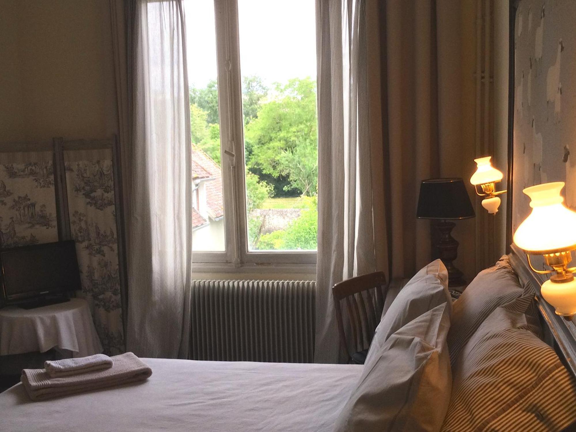 Le Logis Alexandra Bnb La Trimouille Zewnętrze zdjęcie