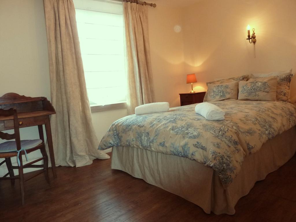 Le Logis Alexandra Bnb La Trimouille Pokój zdjęcie
